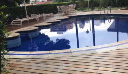 Apartamento à venda no Cambuí com  3 suítes, lazer comum e 5 garagens