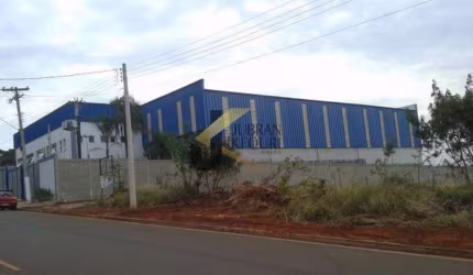 Terreno comercial à venda, em Betel, no distrito industrial de Paulínia. Ótima localização, plano, em rua com vários galpões, bairro desenvolvido.