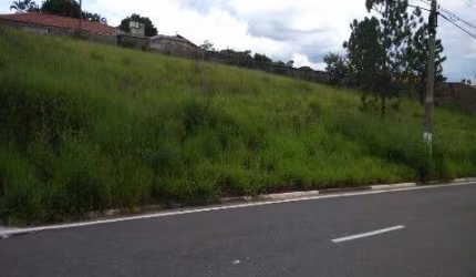Terreno à venda na regiâo do Alphaville, topografia plana.