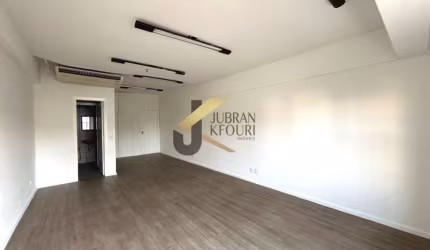 Conjunto comercial à venda em Campinas, no eixo Centro/Cambuí, com 35 m² e garagem no subsolo.