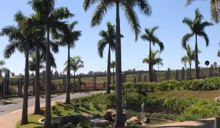 Terreno à venda em Condomínio no Entreverdes em  Sousas, com 1.630 m2, pequeno aclive. Local belíssimo, com muito verde, lazer completo.