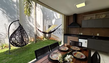 Casa espetacular à venda em condomínio ao lado do Alphaville Campinas, com 4 quartos (2 suítes) e garagem para 2 carros.