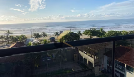 Apartamento à venda no Balneário Santa Eugenia, em Mongaguá. Totalmente repaginado e mobiliado, ampla sala, 2 banheiros,2 dormitórios, sendo 1 suíte,