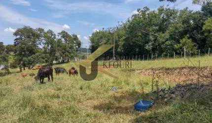 Sítio à Venda, Lagoa Vermelha, Itapetininga -SP . Com 20.000,00 m², com riacho no fundo , área verde , com rede elétrica próxima.