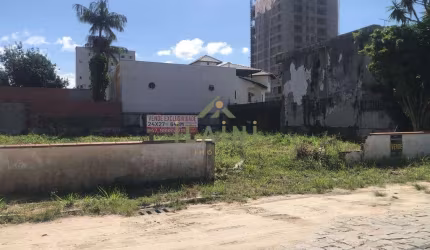 Terreno no Centro de Camboriú 648m²