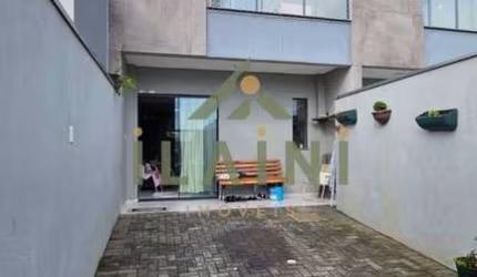 Sobrado com 3 dormitórios  ,localizado no bairro Rio Pequeno em Camboriú!