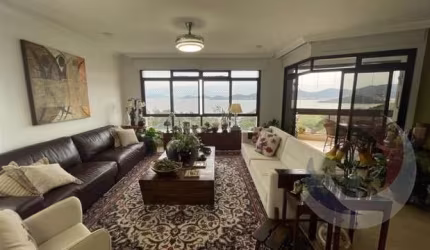 Apartamento de 4 dorms no bairro Agronômica