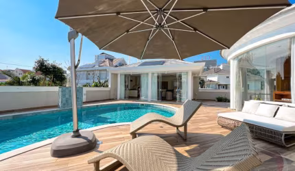 Casa de 1200m² com 8 quartos sendo 6 suítes em Jurerê