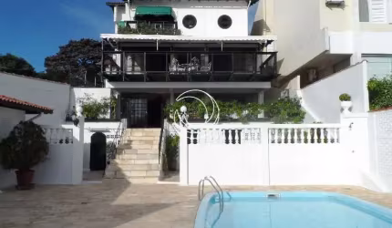 Casa Residencial de 3 dorms no bairro Centro