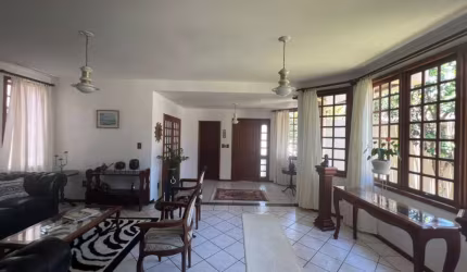 Casa Residencial de 4 quartos no bairro Córrego Grande