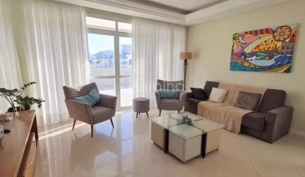 Cobertura de 235m² com 4 quartos sendo 1 suítes nos Ingleses