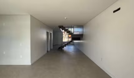 Casa Residencial de 3 dorms no bairro Lagoa Da Conceição