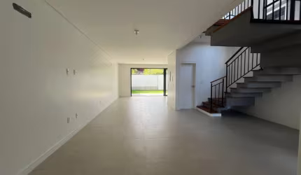 Casa com 3 suítes  no bairro Lagoa Da Conceição em Florianópolis - SC