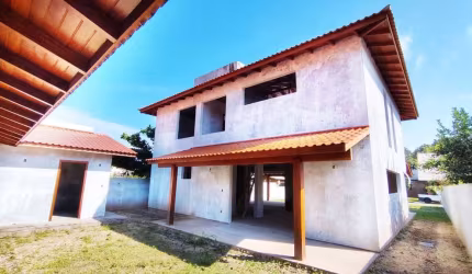 Casa Residencial de 5 dorms no bairro Barra Da Lagoa