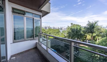 Apartamento de 3 quartos sendo 1 suíte na Beira Mar