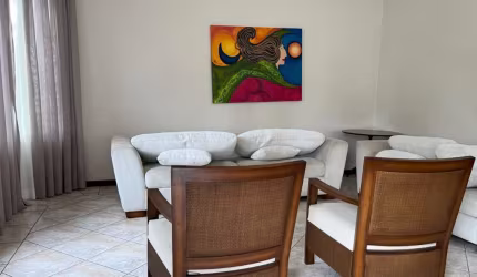 Casa Residencial de 5 dorms no bairro Trindade