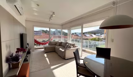 Apartamento de 3 dorms no bairro Morro Das Pedras