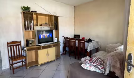 Casa Residencial de 2 dorms no bairro Passa Vinte