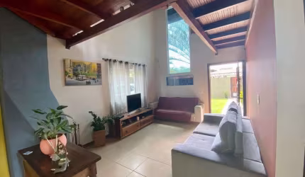 Casa Residencial de 3 dorms no bairro Rio Tavares
