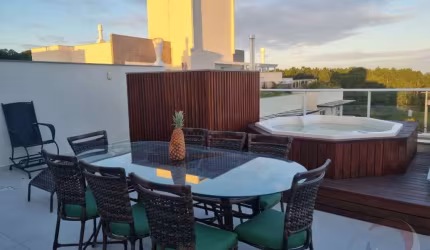 Cobertura de 2 dorms no bairro Campeche