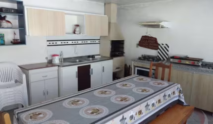 Casa Residencial de 4 dorms no bairro Jardim Atlântico