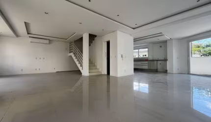 Linda casa residencial com 4 suítes na Lagoa Da Conceição