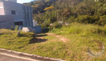 Terreno de 450m² no bairro Rocado