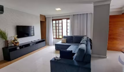 Casa Residencial de 3 dorms no bairro Itaguaçú