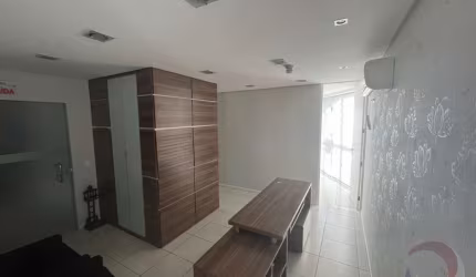 Sala Comercial de 92m² no bairro Centro