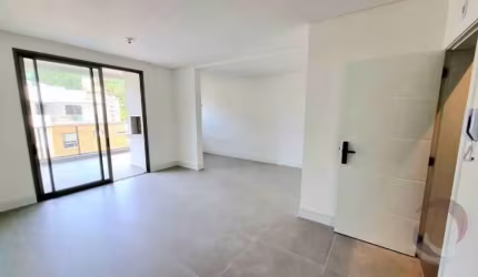 Cobertura de 2 dorms no bairro Córrego Grande