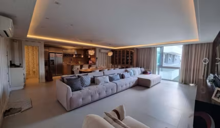 Apartamento com 2 suítes em Jurerê Internacional
