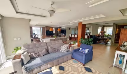 Cobertura de 4 dorms no bairro Campeche
