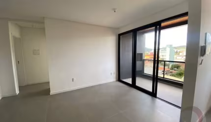 Apartamento de 2 dorms no bairro Trindade