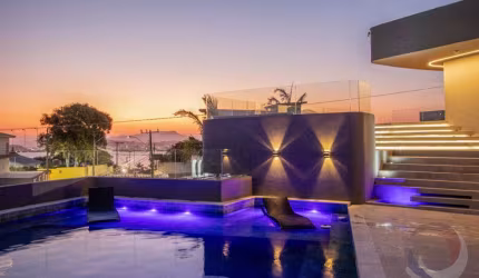 Casa Alto Padrão de 5 quartos no bairro Itaguaçú
