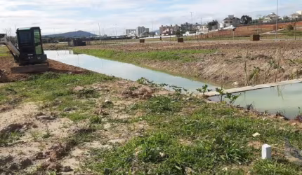 Terreno de 315m² no bairro Pedra Branca