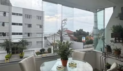 Apartamento de 3 dorms no bairro Itaguaçú