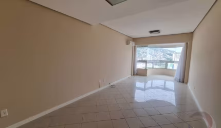 Cobertura de 3 dorms no bairro Centro