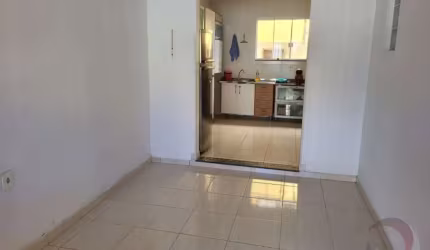 Casa Residencial de 2 dorms no bairro Real Parque