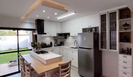 Casa Residencial de 3 dorms no bairro Campeche