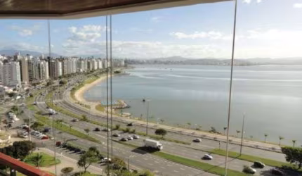 Apartamento de 6 dorms no bairro Agronômica