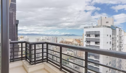 Cobertura de 237,03m² com 2 suítes e Piscina no Centro