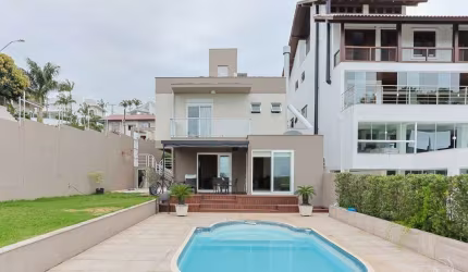 Casa de 269m² com 3 quartos sendo 1 suíte no bairro Itaguaçú em Florianópolis