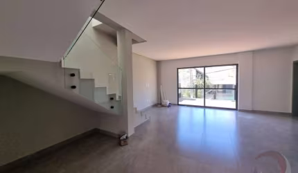 Casa Residencial de 3 dorms no bairro Córrego Grande