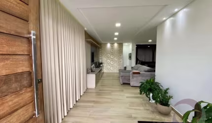 Casa Residencial de 4 dorms no bairro  Rio Vermelho