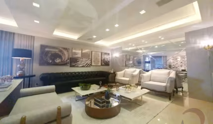 Apartamento de 221,35m² com 4 quartos sendo 2 suítes na Agronômica