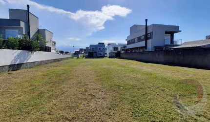 Terreno de 612m² no bairro Campeche