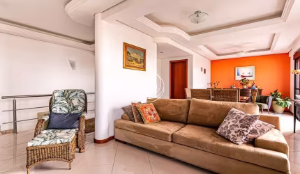Cobertura de 3 dorms no bairro Balneário