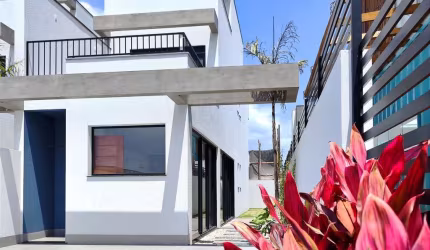 Casa Residencial de 3 dorms no bairro Campeche