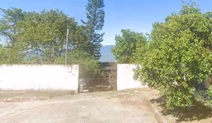 Terreno de 342m² no bairro José Mendes