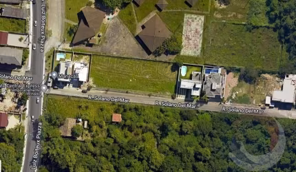 Terreno de 500m² no bairro Ponta Das Canas